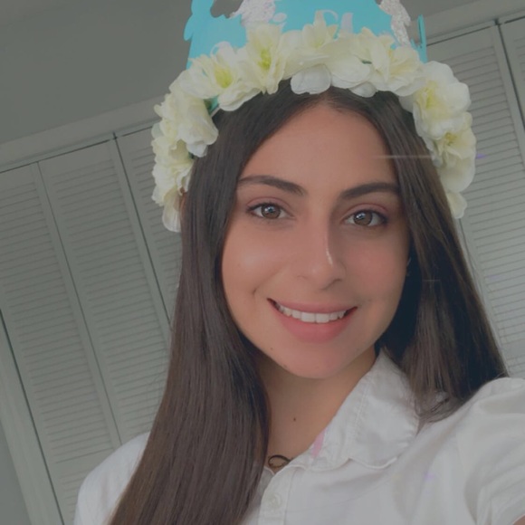 Meet your Posher, Lauren - Picture 1 of 1